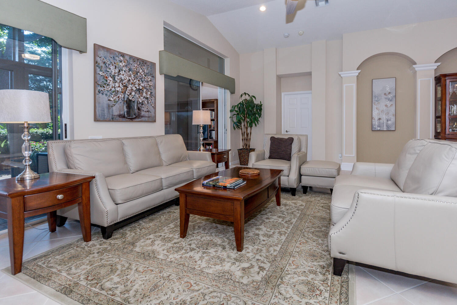 CASCADE LAKES - Residential