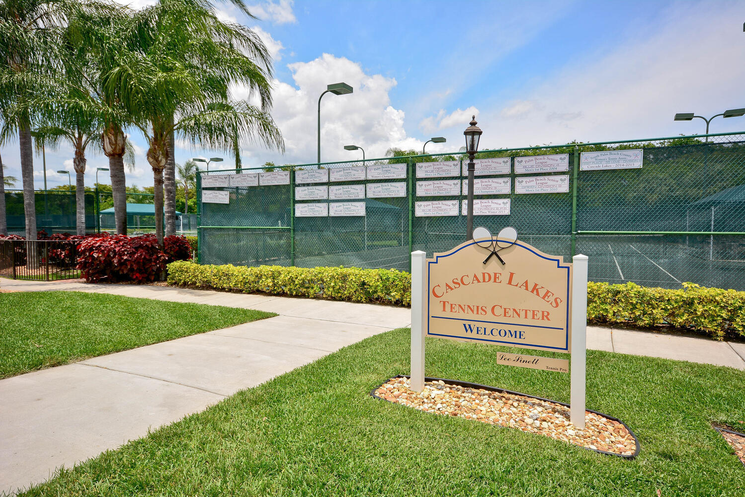 CASCADE LAKES - Residential