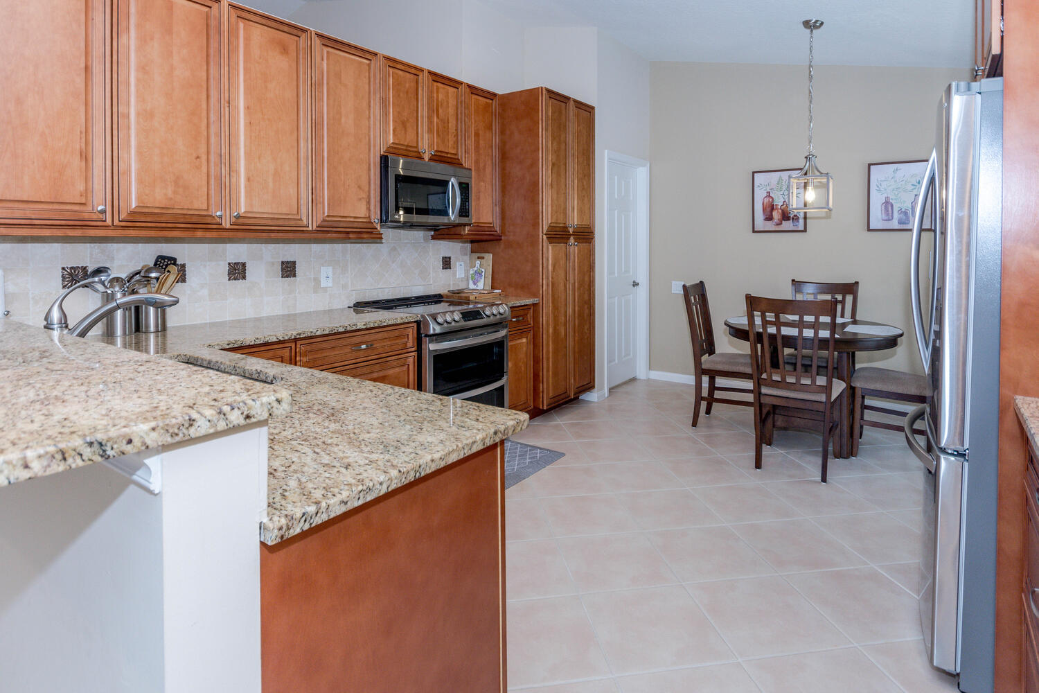 CASCADE LAKES - Residential