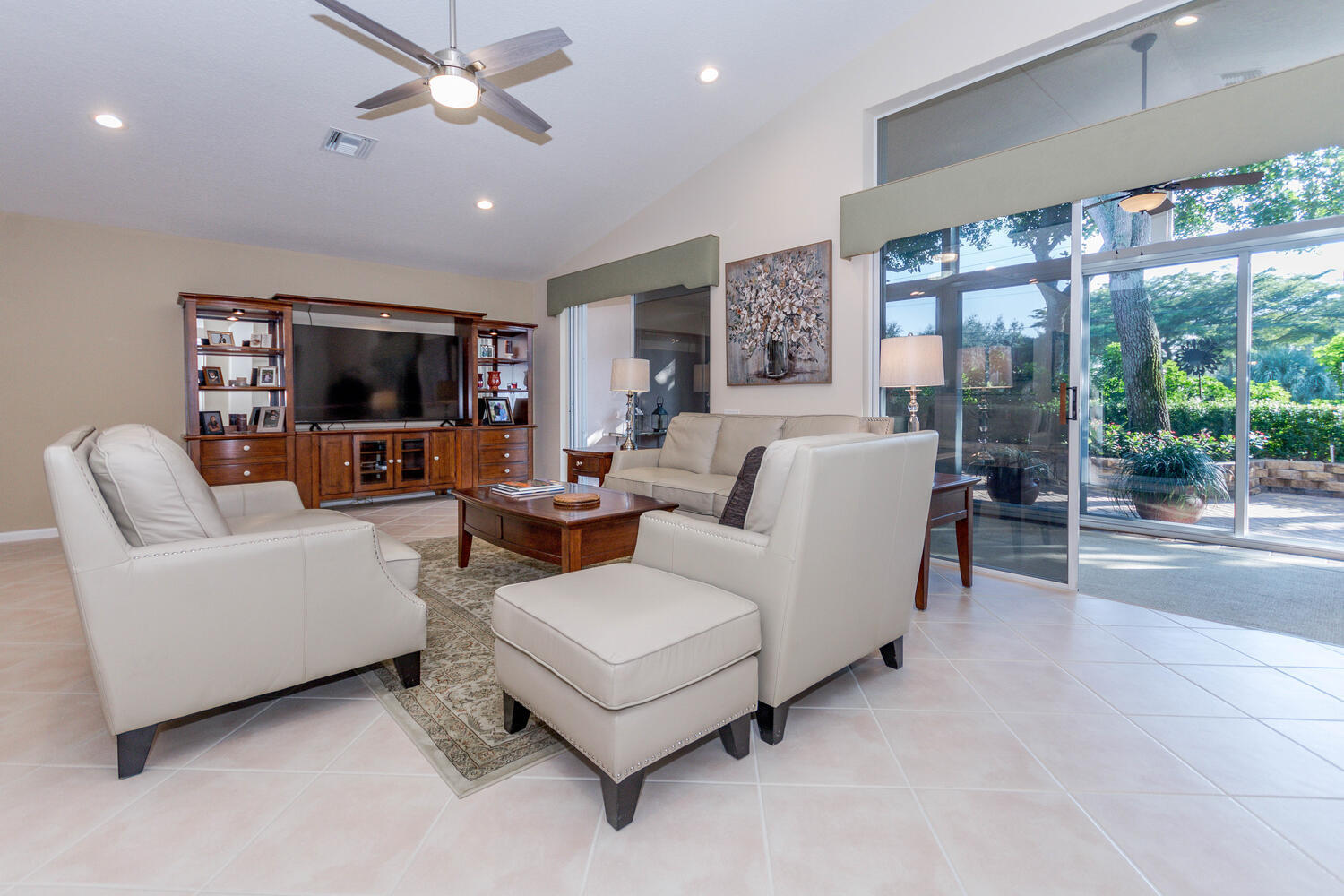 CASCADE LAKES - Residential