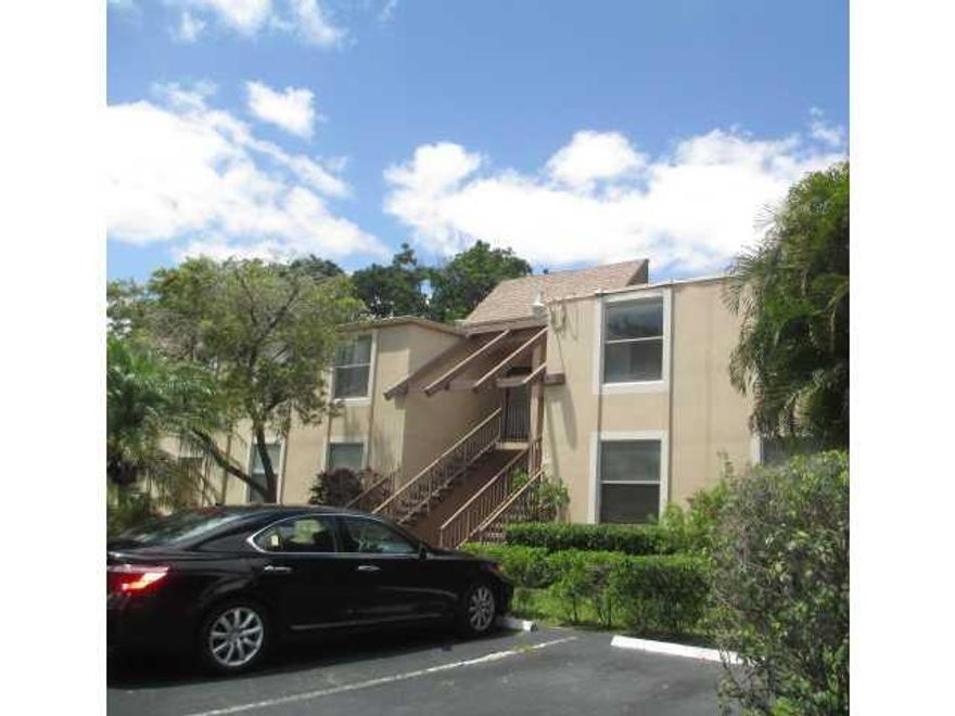 Make this newly painted 2Bed/2Bath your new home. Tile and wood laminate floors.  NO Pets. Rental allowed after 2 yrs. Must make Prepaid  maintenance fee for 3 months. Enjoy the enclosed patio and the amenities the community has to offer. This Fannie Mae  property is approved for HomePath Mortgage Financing and HomePath Renovation Mortgage Financing.Purchase this property for as little as 3% down!