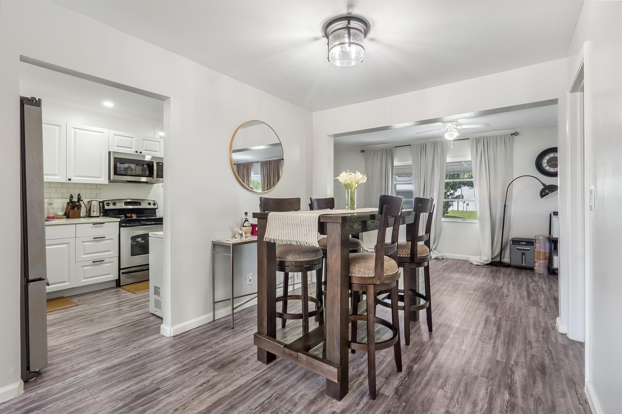 View photos, virtual tours, details... 1501 SW 18th Drive