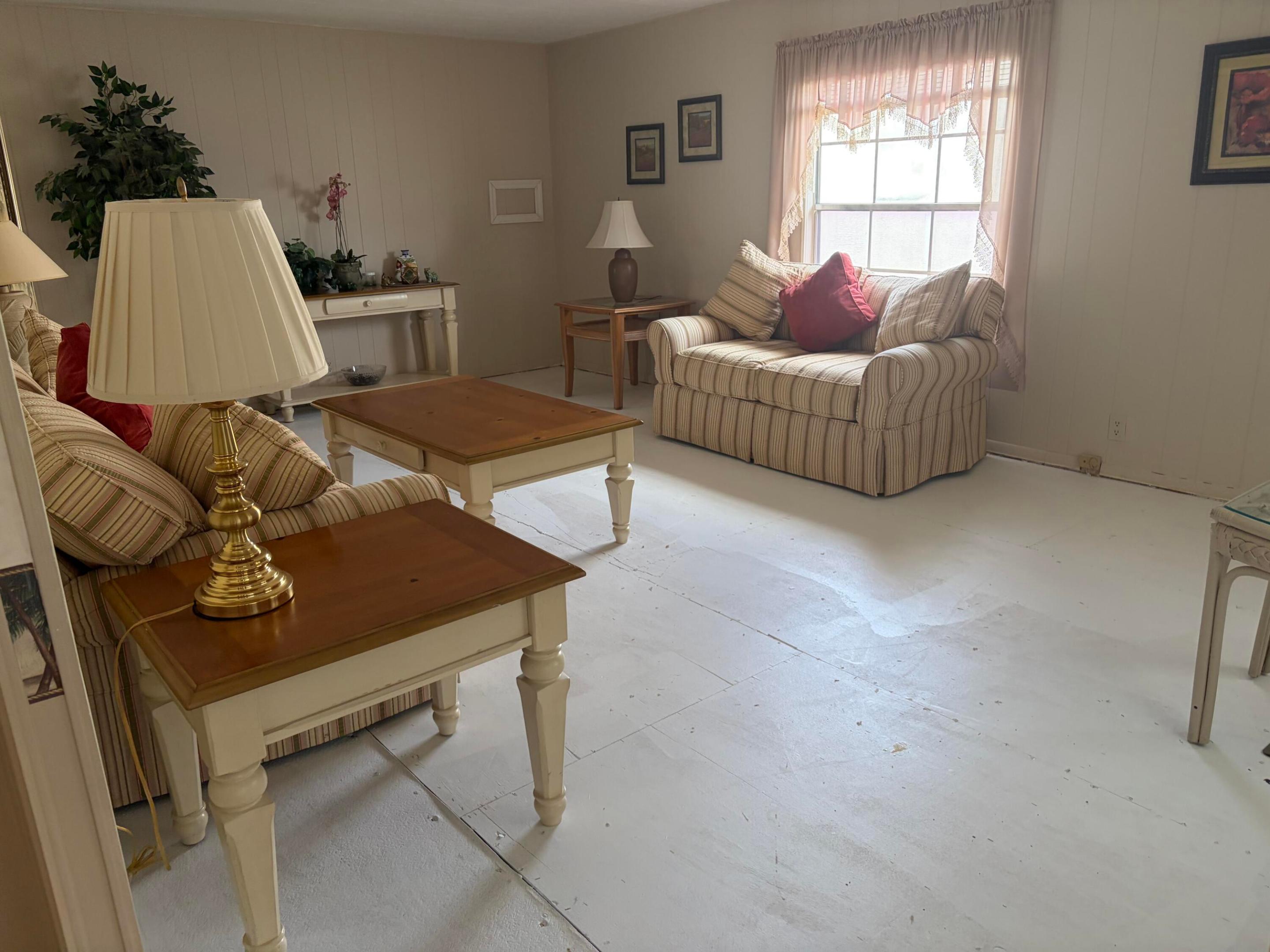 Spanish Lakes Riverfront - Residential