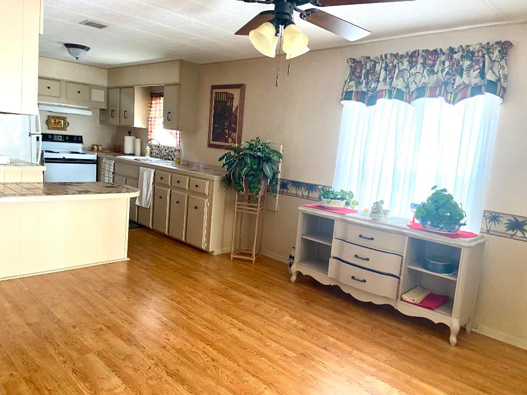 Spanish Lakes Riverfront - Residential