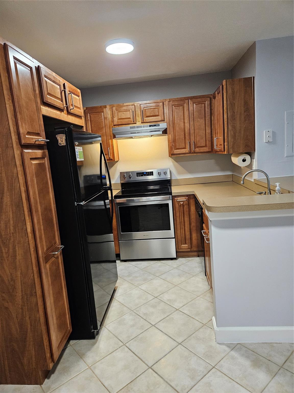 COCO PARC CONDO - Residential Lease