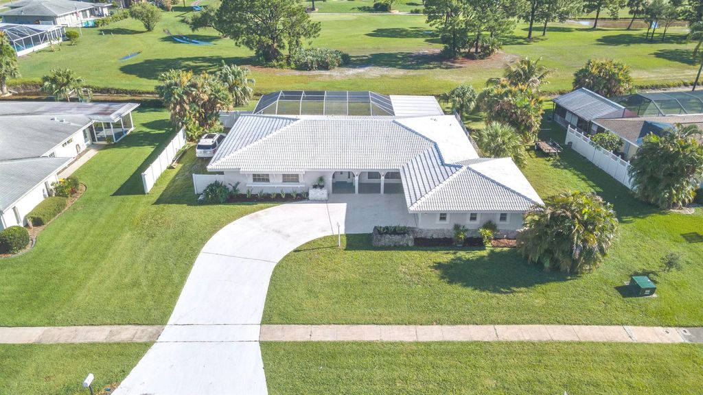 Photo of 1713 SE Hondo Avenue, Port St Lucie, FL 34952 (MLS # R10917771)