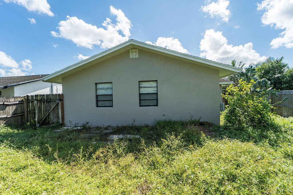 Properties 5793 Kumquat Road
