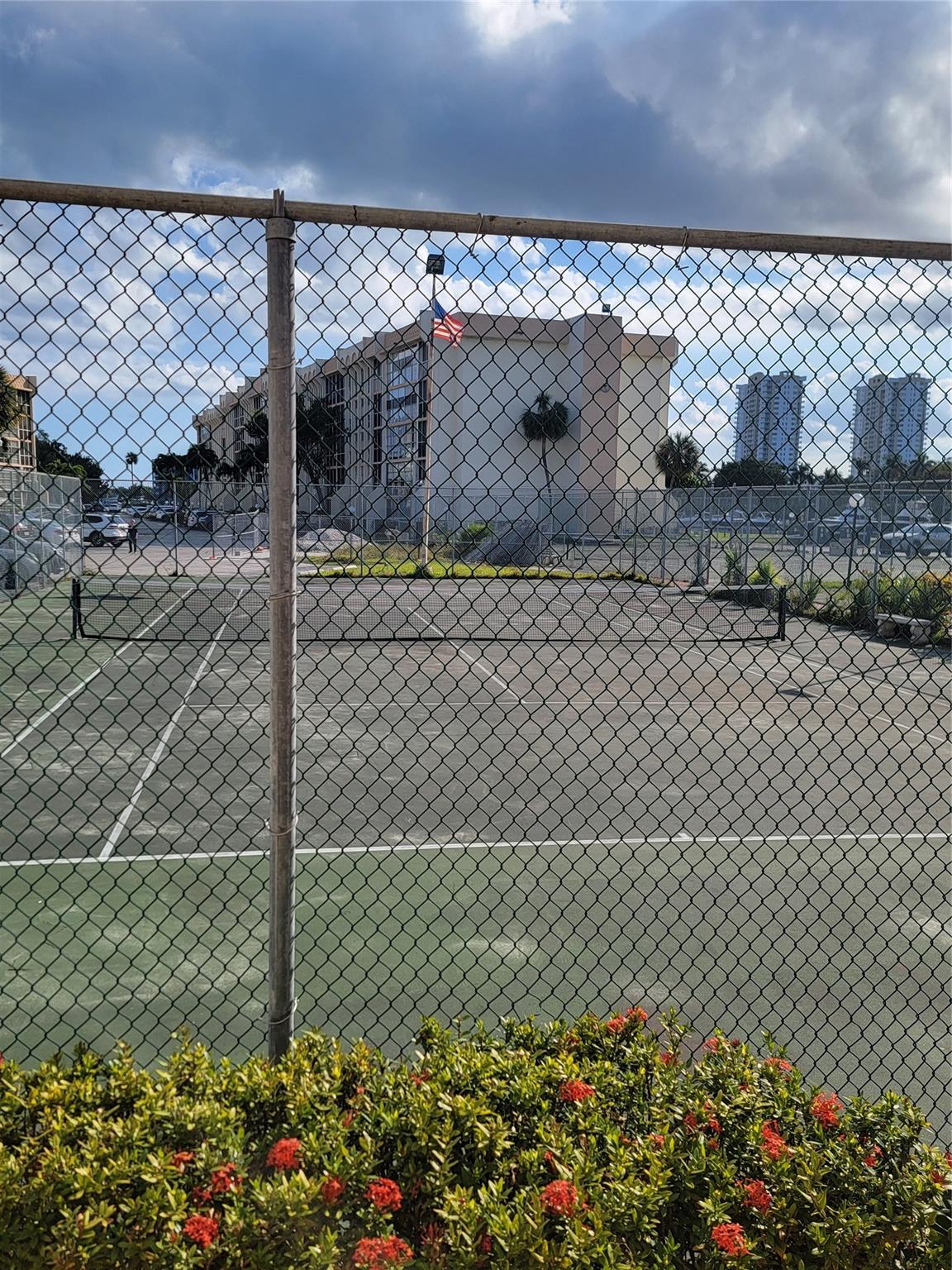 DESOTO PARK CONDO - Residential Lease