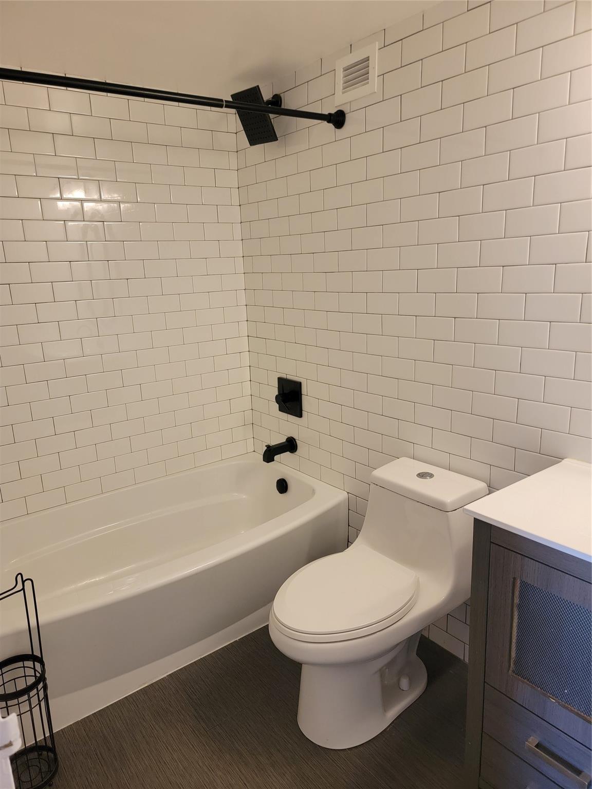 DESOTO PARK CONDO - Residential Lease