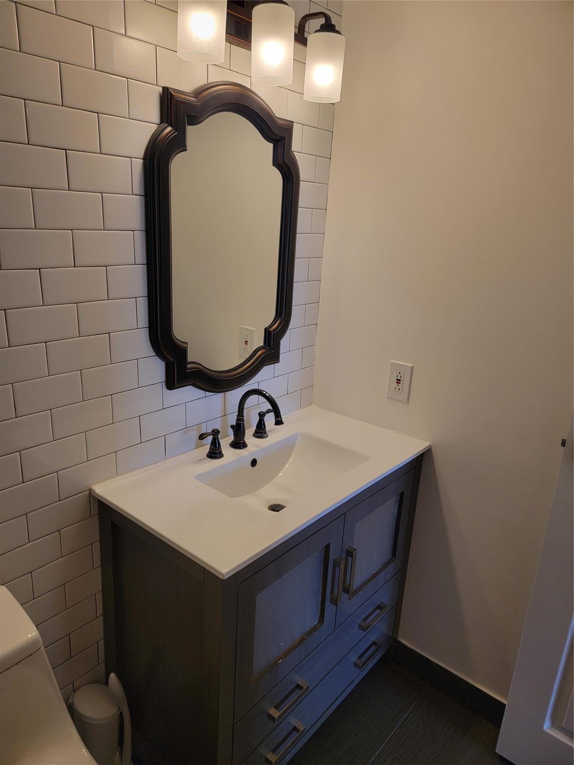 DESOTO PARK CONDO - Residential Lease