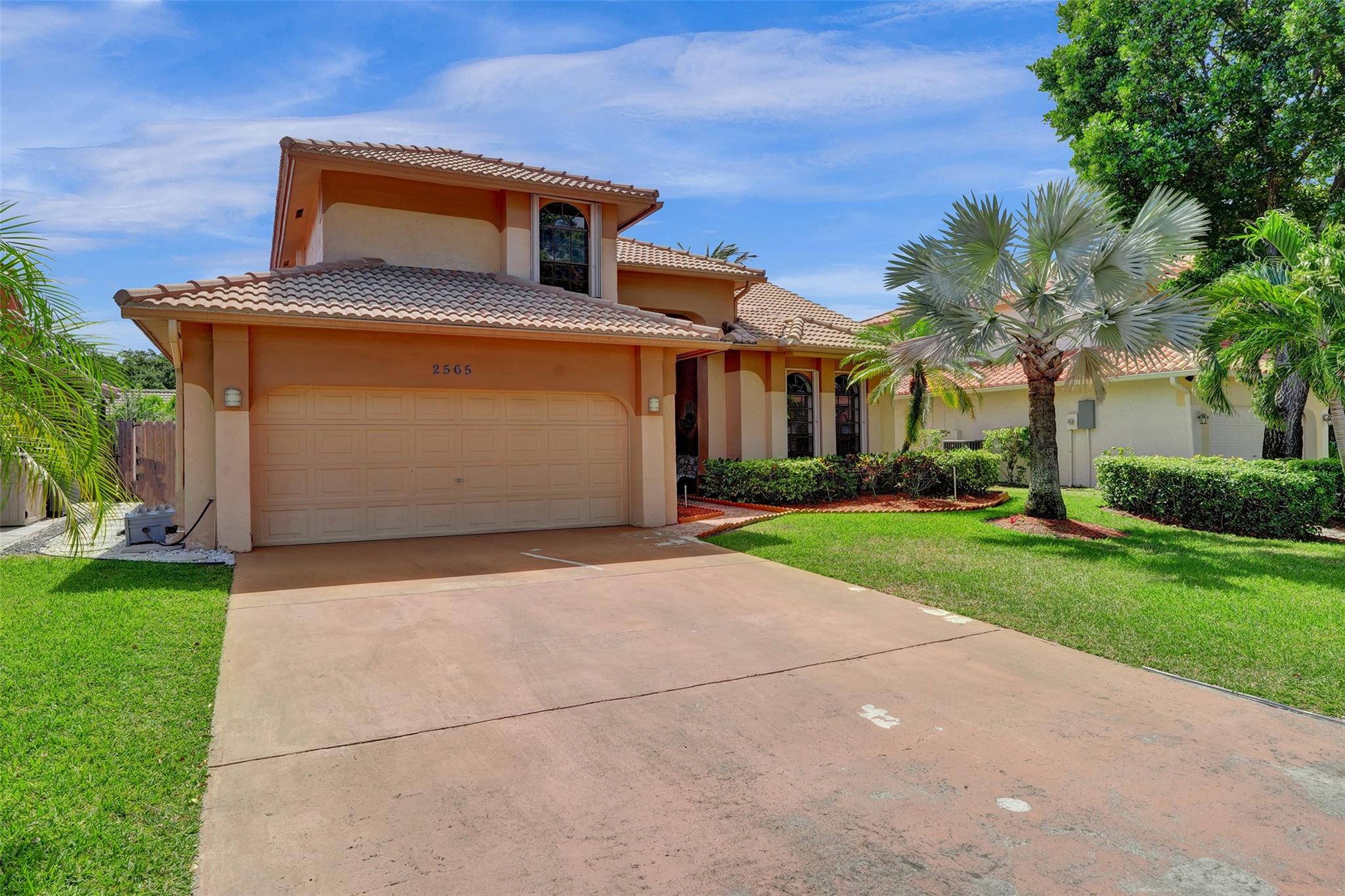 2565 KERRY DR