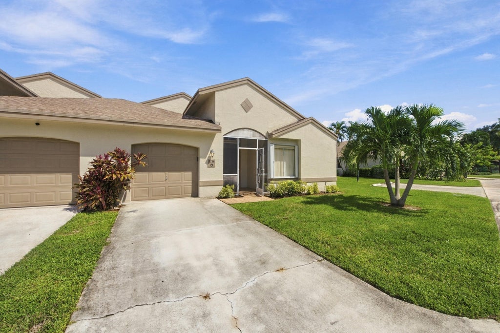 Photo of 9733 BOCA GARDENS Circle N #D, Boca Raton, FL 33496 (MLS # B26085654)