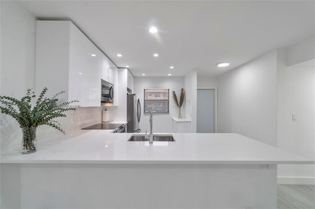 Rokest Condominium - Residential
