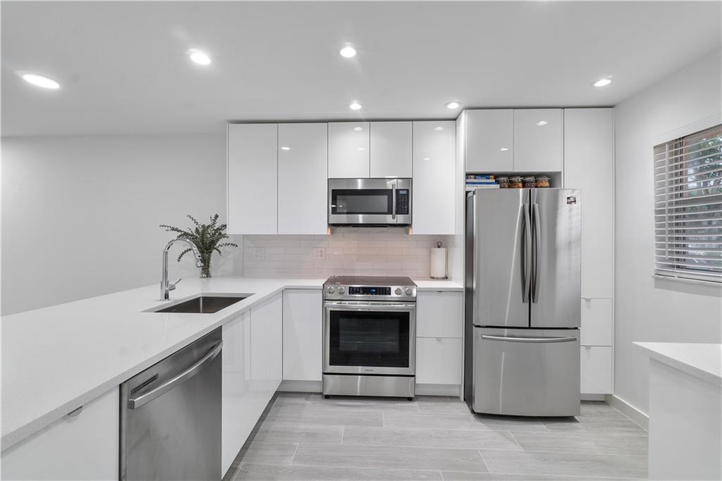 Rokest Condominium - Residential