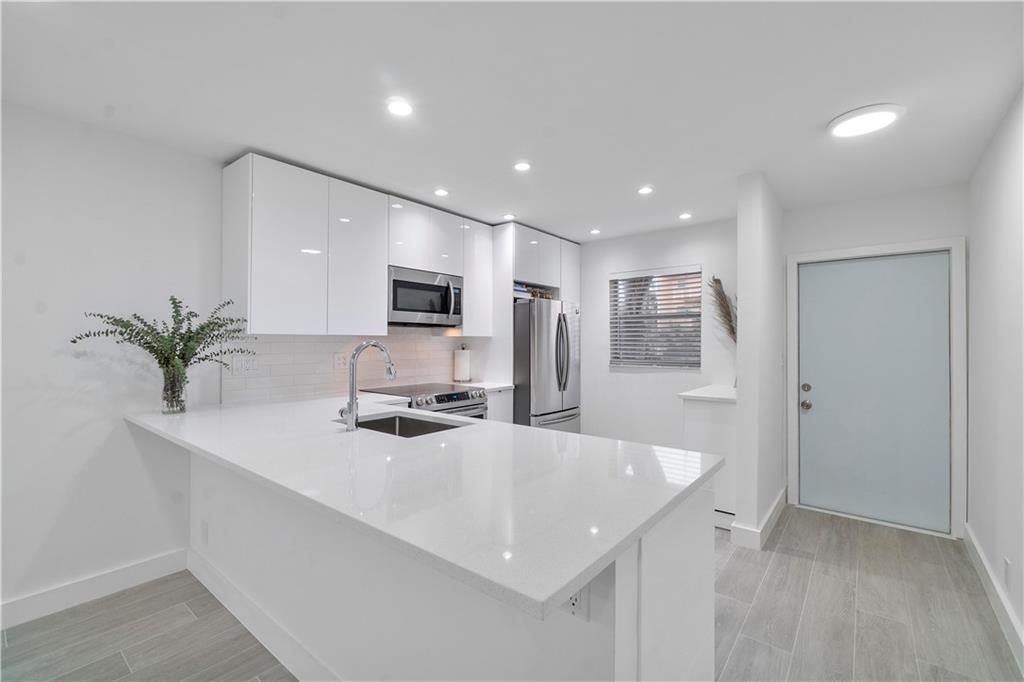 Rokest Condominium - Residential
