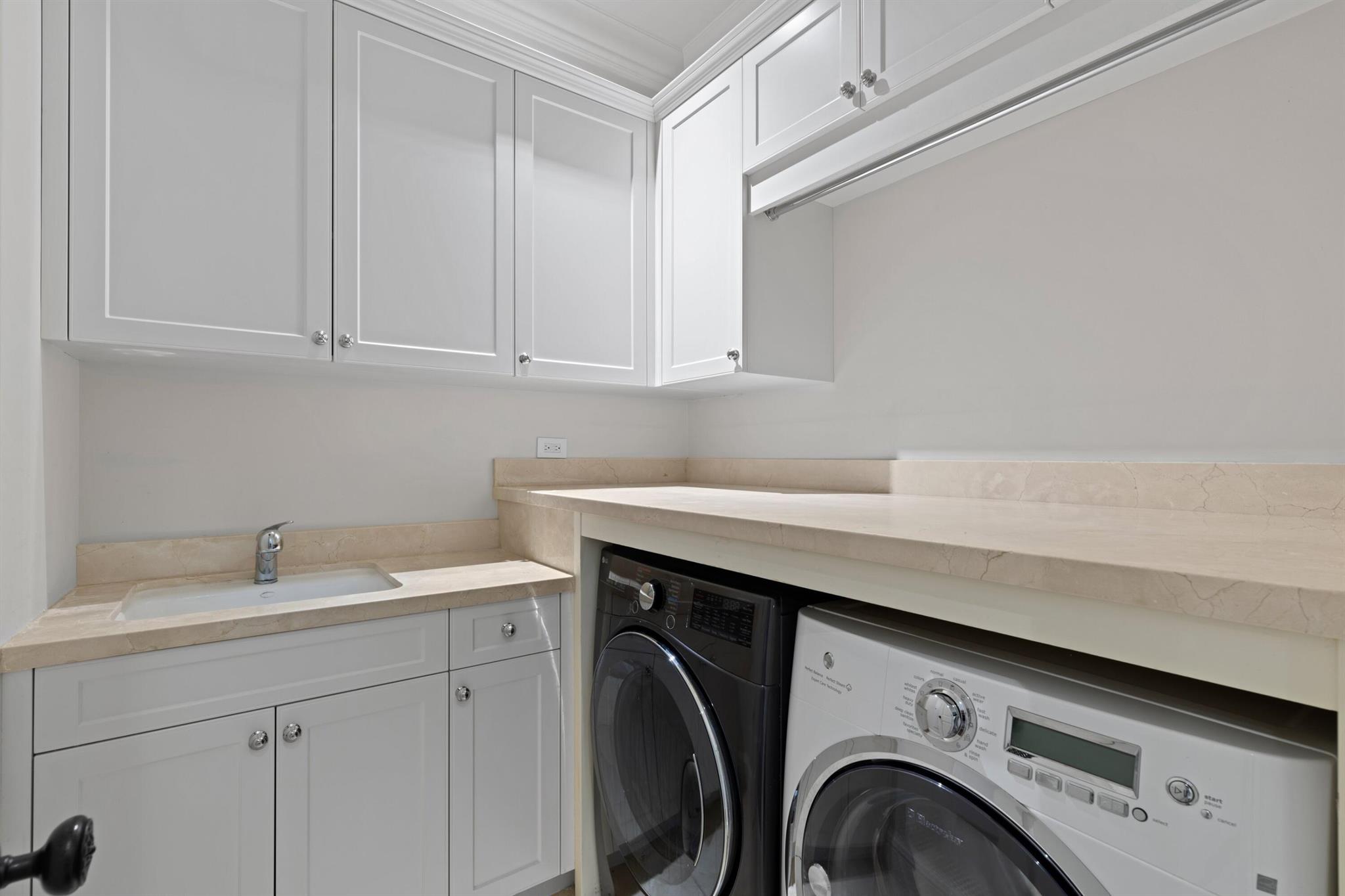 ROYAL PARK - Residential