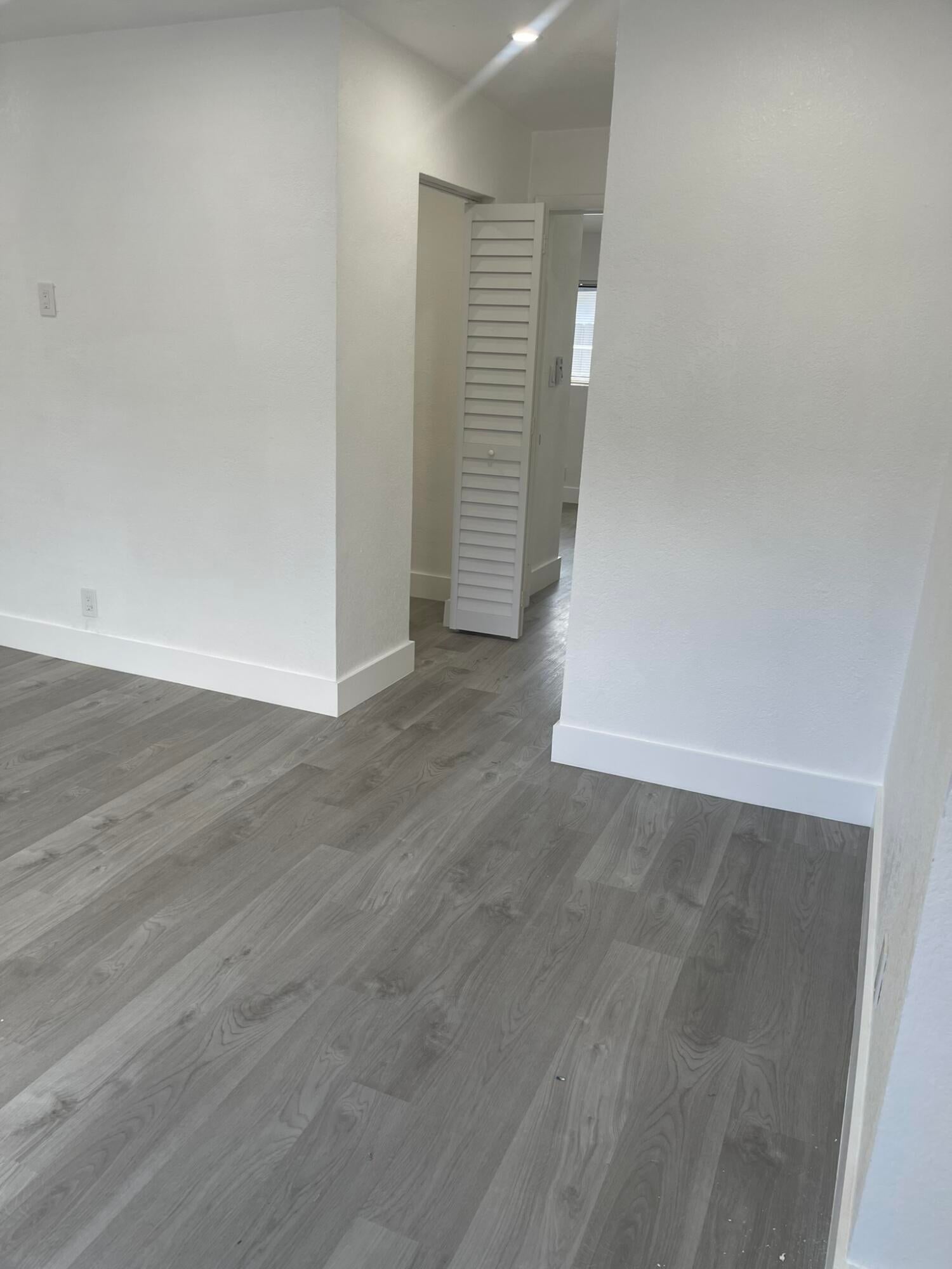 880 NW 8th Avenue