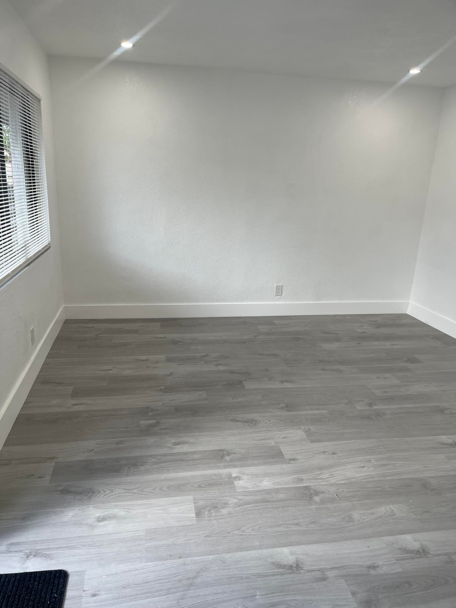 880 NW 8th Avenue