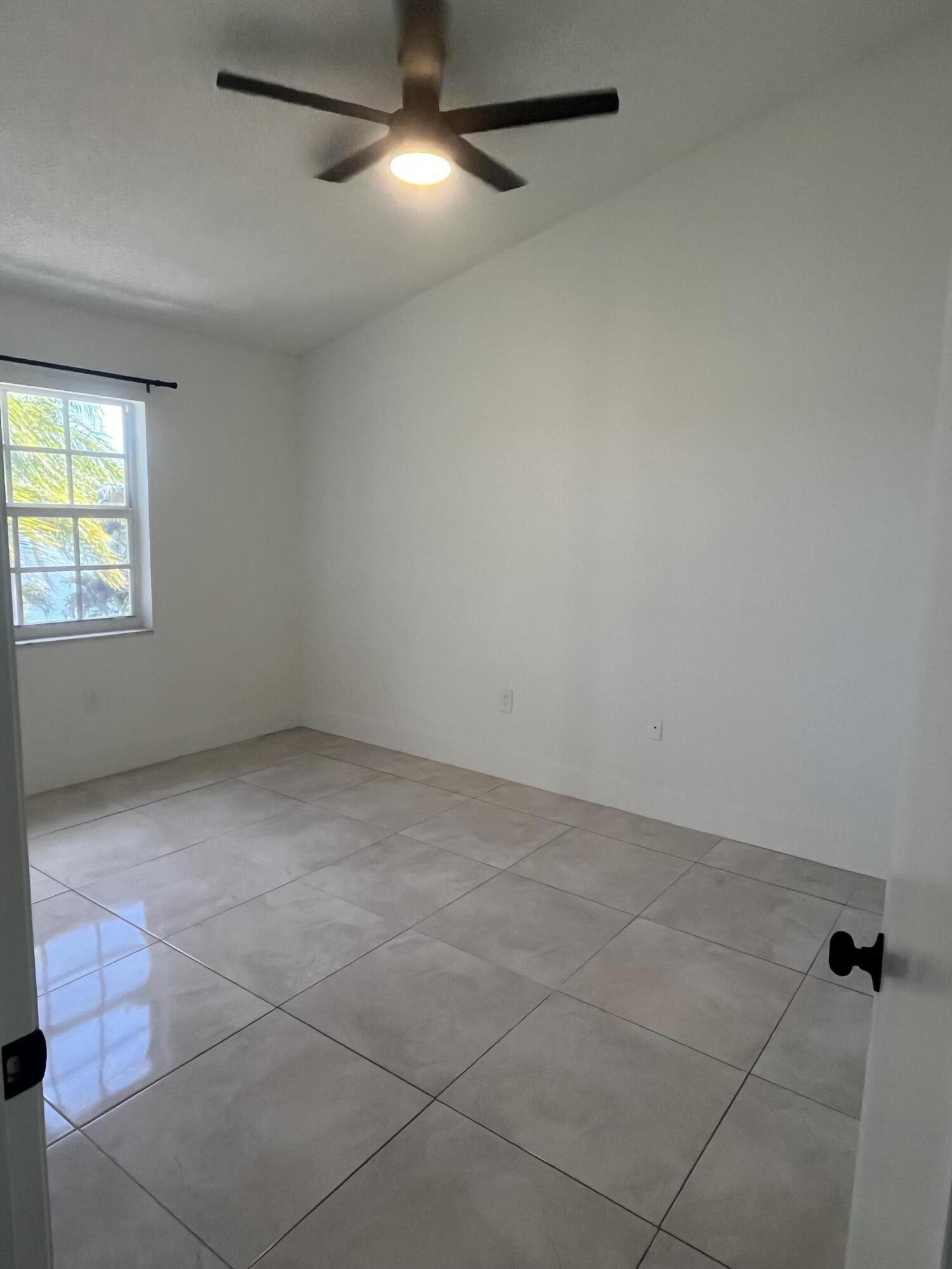 LAKEVIEW CLUB CONDO - Residential Lease