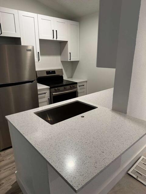 LAKEVIEW CLUB CONDO - Residential Lease