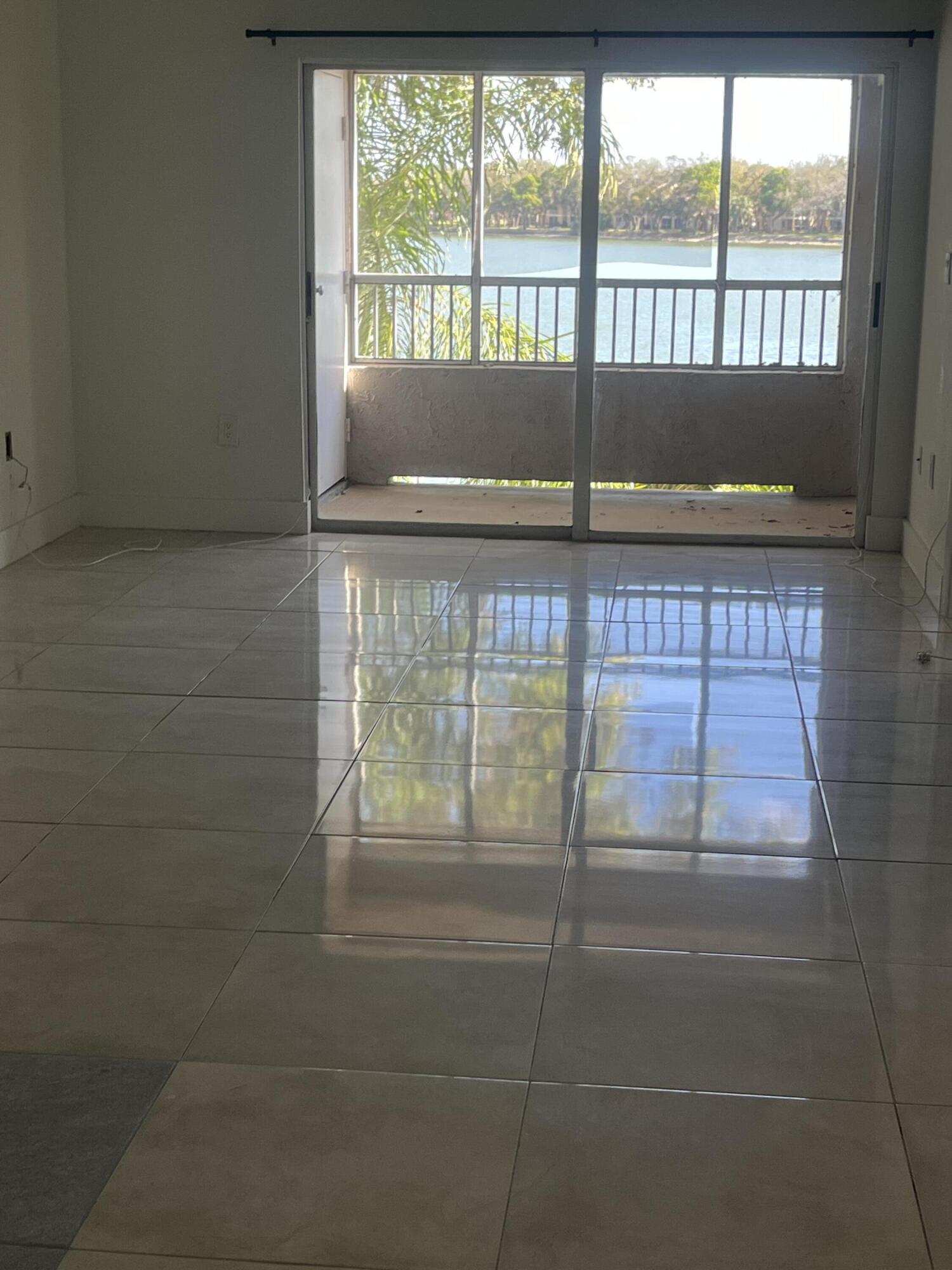 LAKEVIEW CLUB CONDO - Residential Lease