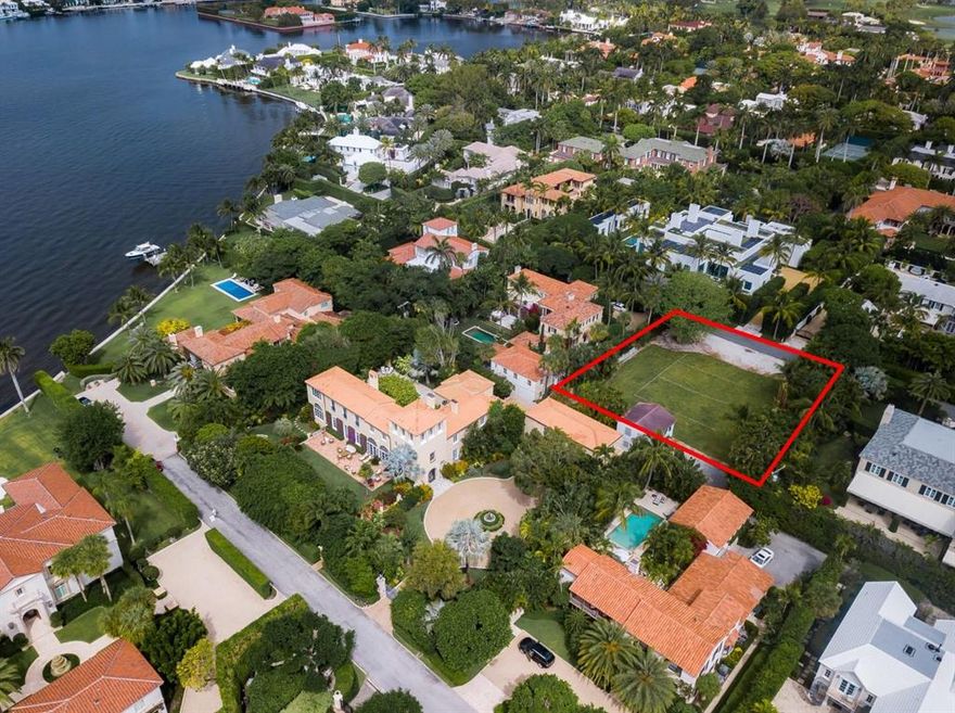 Spectacular 120' x 175' Estate lot on the Lake Block of Jungle Road. Fantastic opportunity to build your Palm Beach dream home.