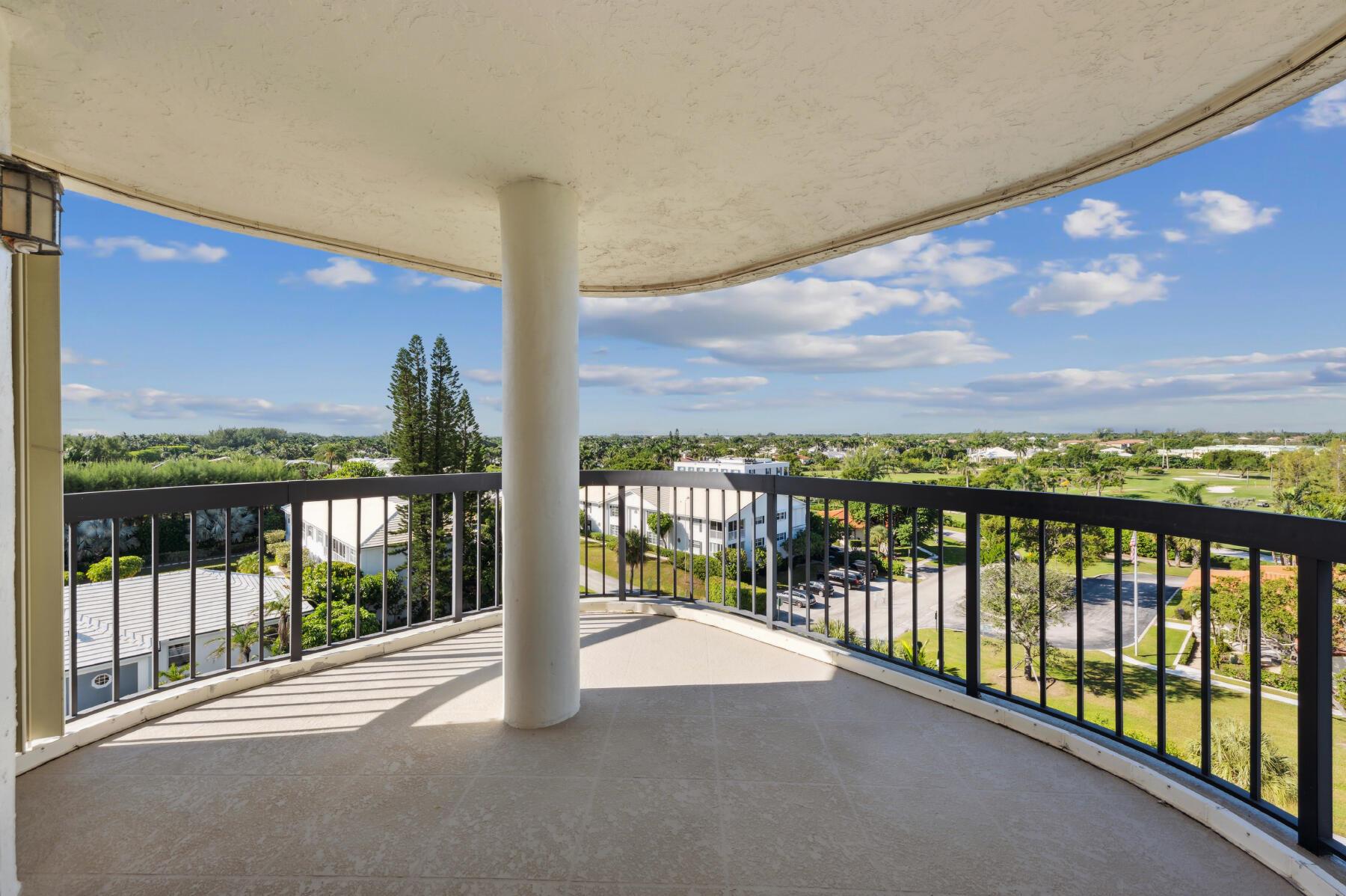 L HERMITAGE COND - Residential