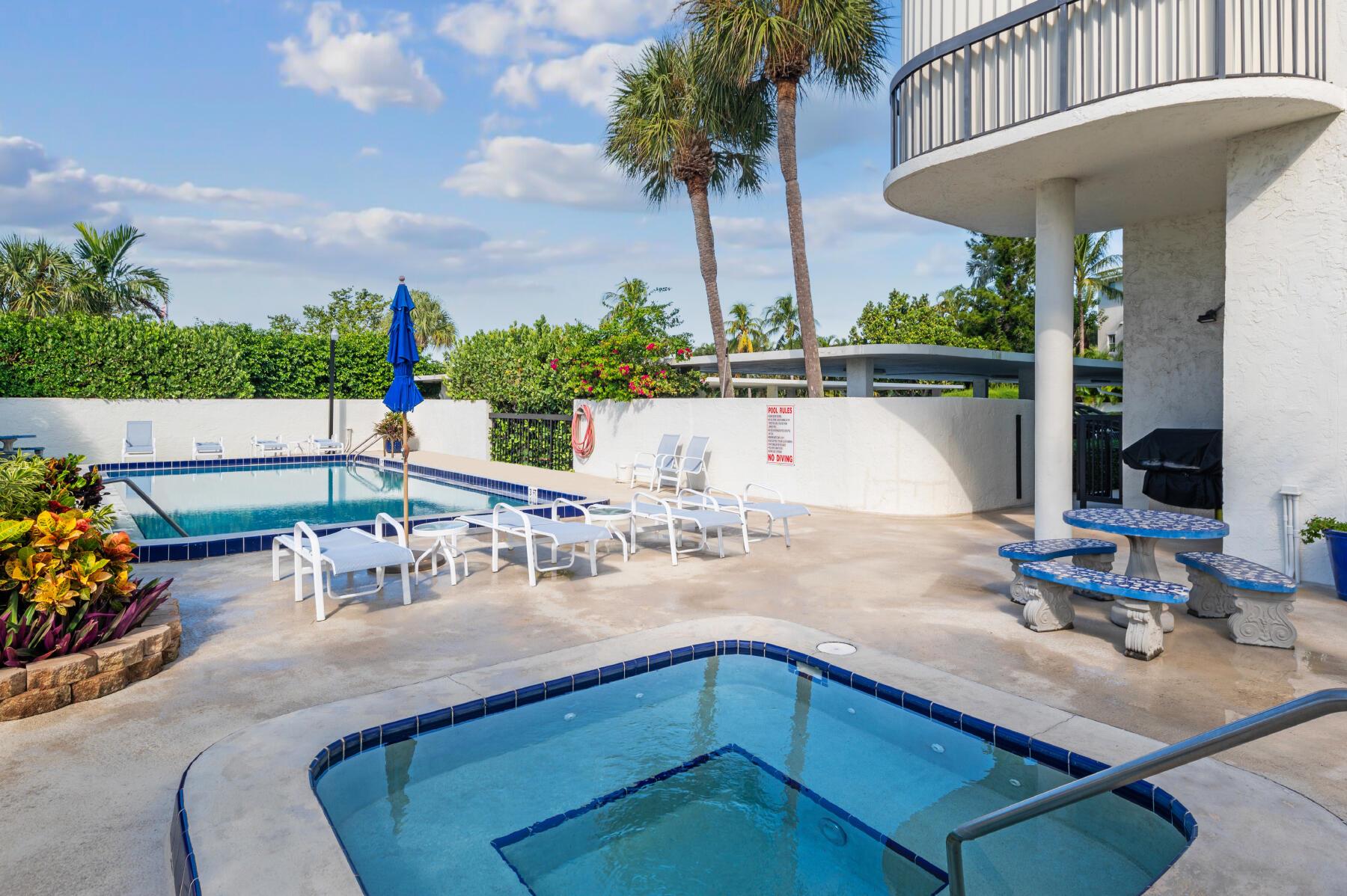 L HERMITAGE COND - Residential