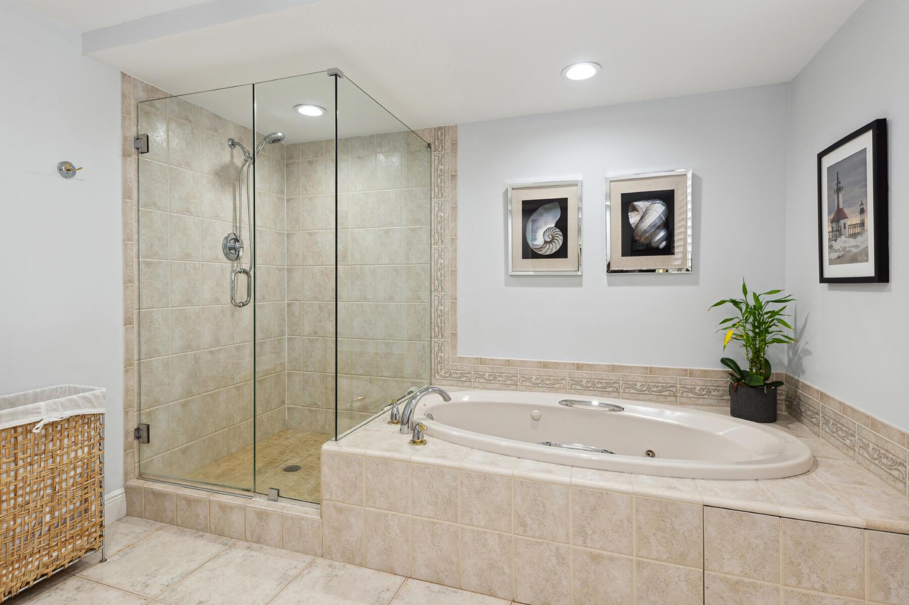 L HERMITAGE COND - Residential