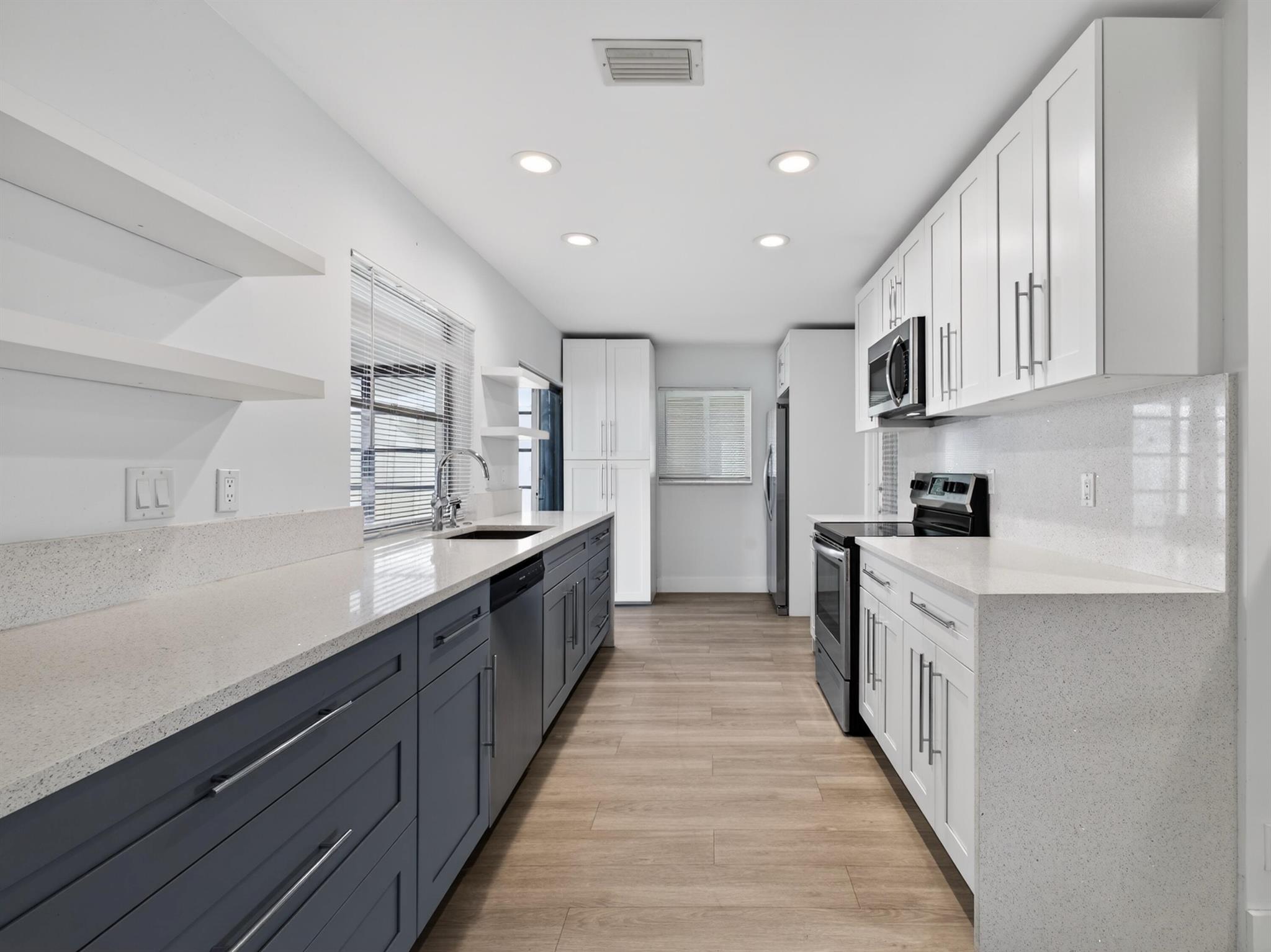 PALM BEACH LEISUREVILLE S - Residential