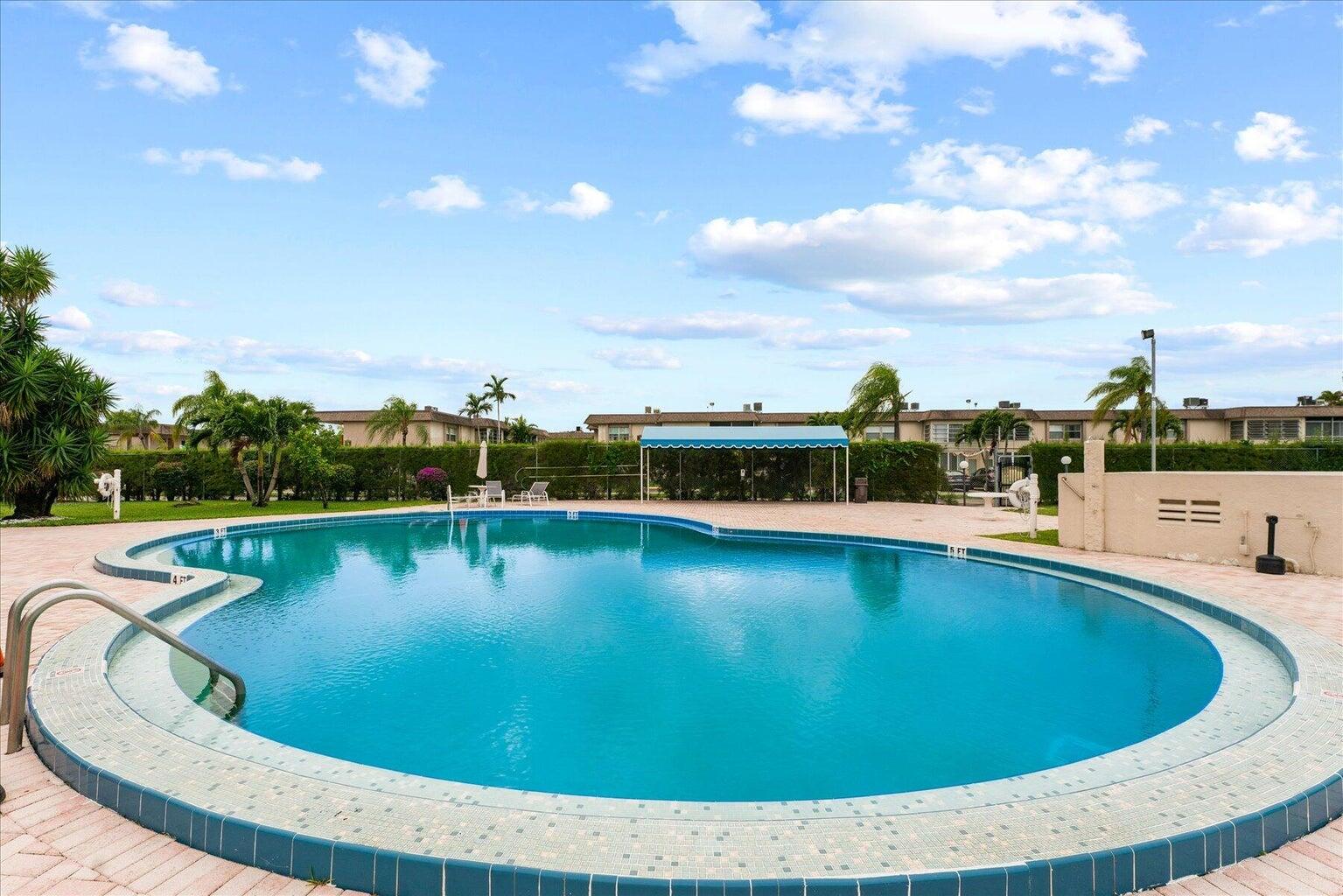 LAKESIDE VILLAGE COND NO 9 - Residential