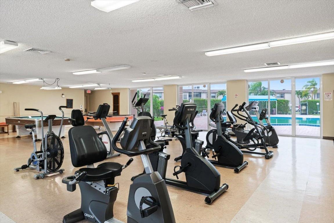 LAKESIDE VILLAGE COND NO 9 - Residential