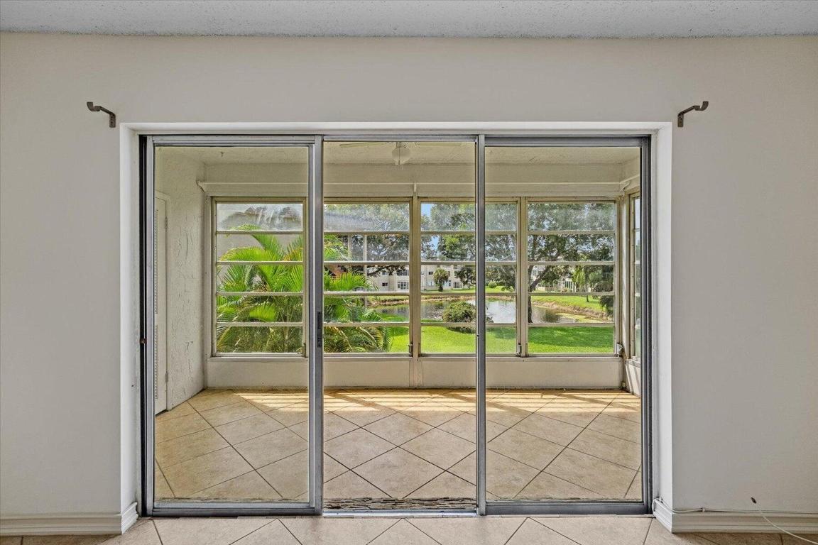 LAKESIDE VILLAGE COND NO 9 - Residential