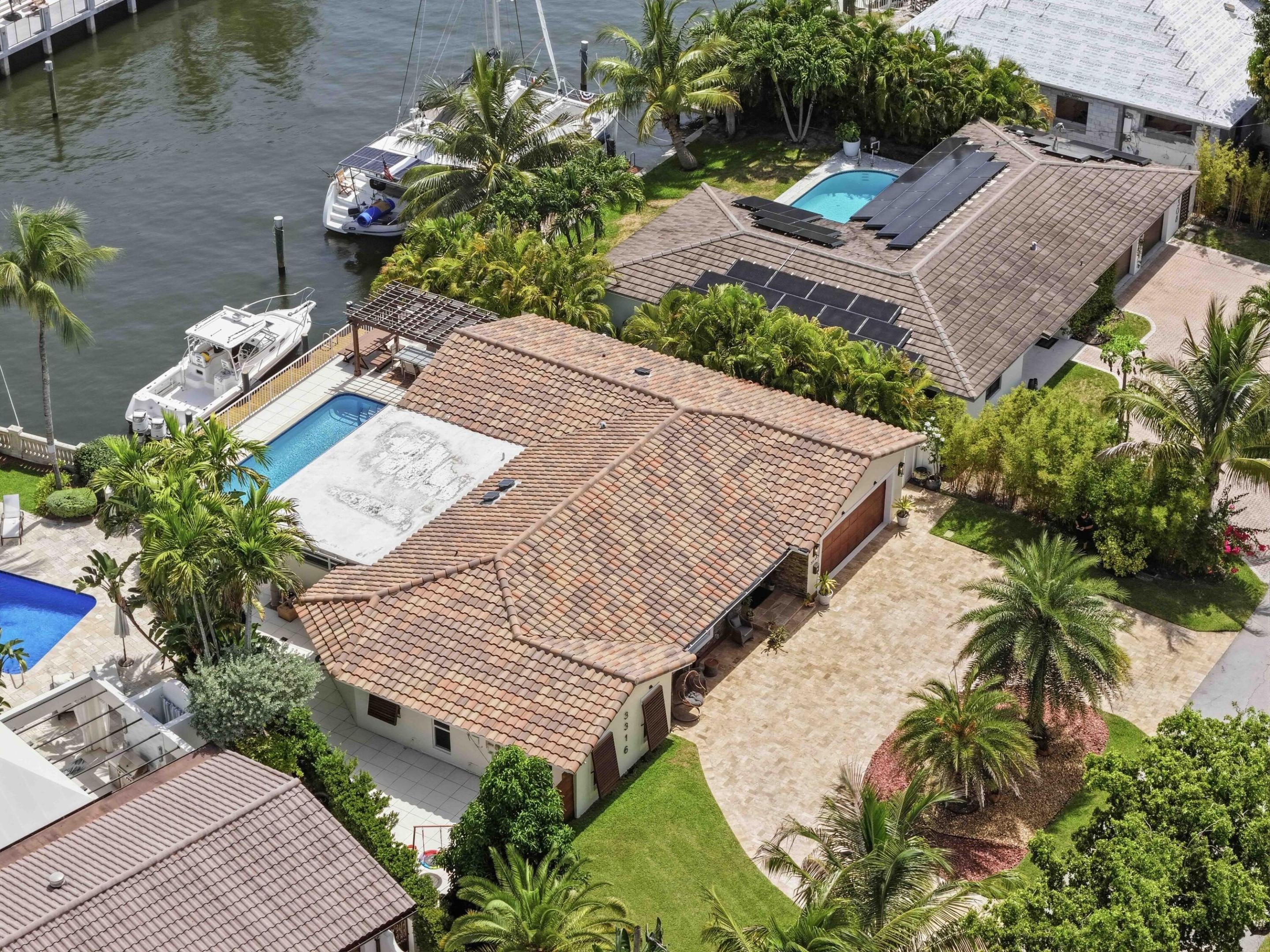 3316 NE 40TH Court