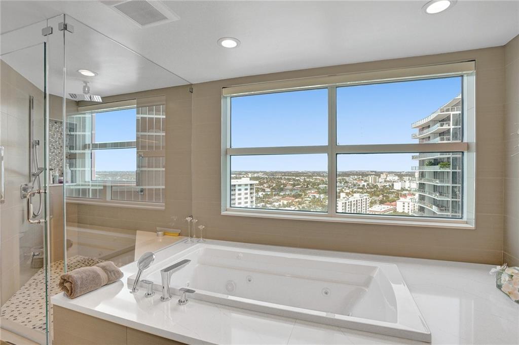 THE PALMS TOWER II - Residential
