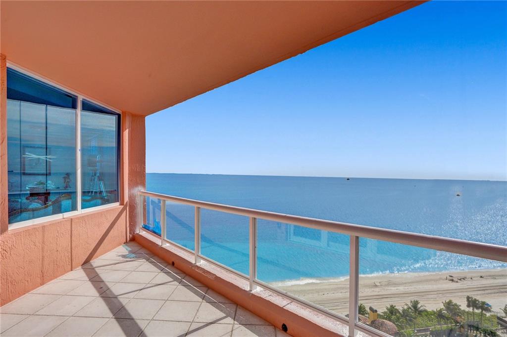 THE PALMS TOWER II - Residential