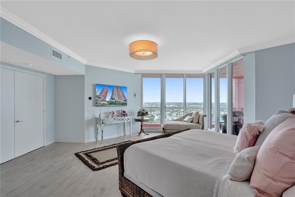 THE PALMS TOWER II - Residential