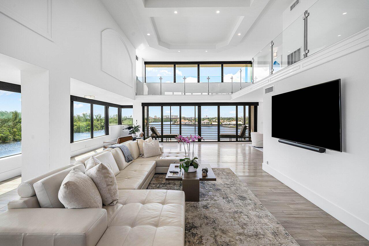 900 NE Spanish River Boulevard 7e