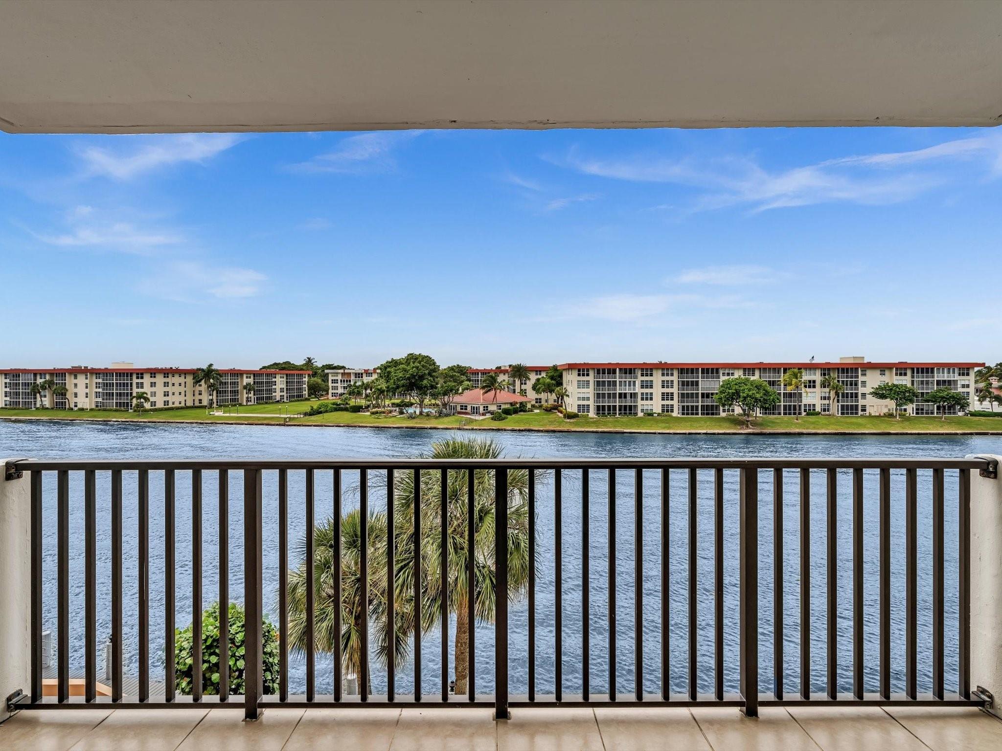 1150 Hillsboro Mile 309