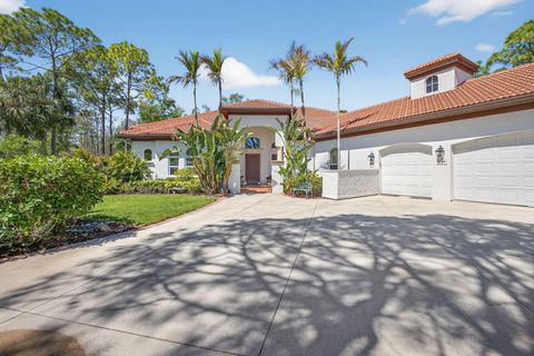 Photo of 18764 SE Old Trail Drive, Jupiter, FL 33478 (MLS # B26006889)