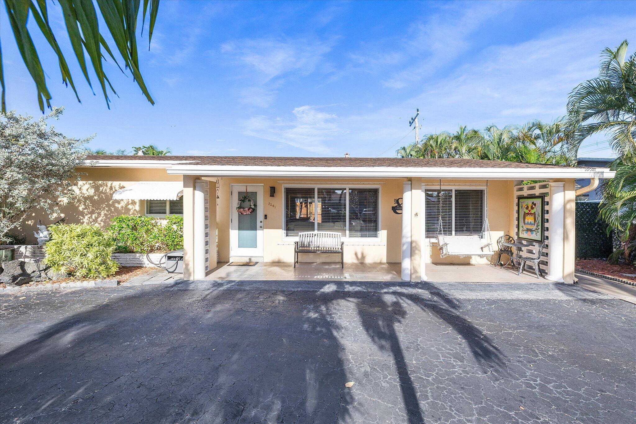 3241 NE 9TH Terrace