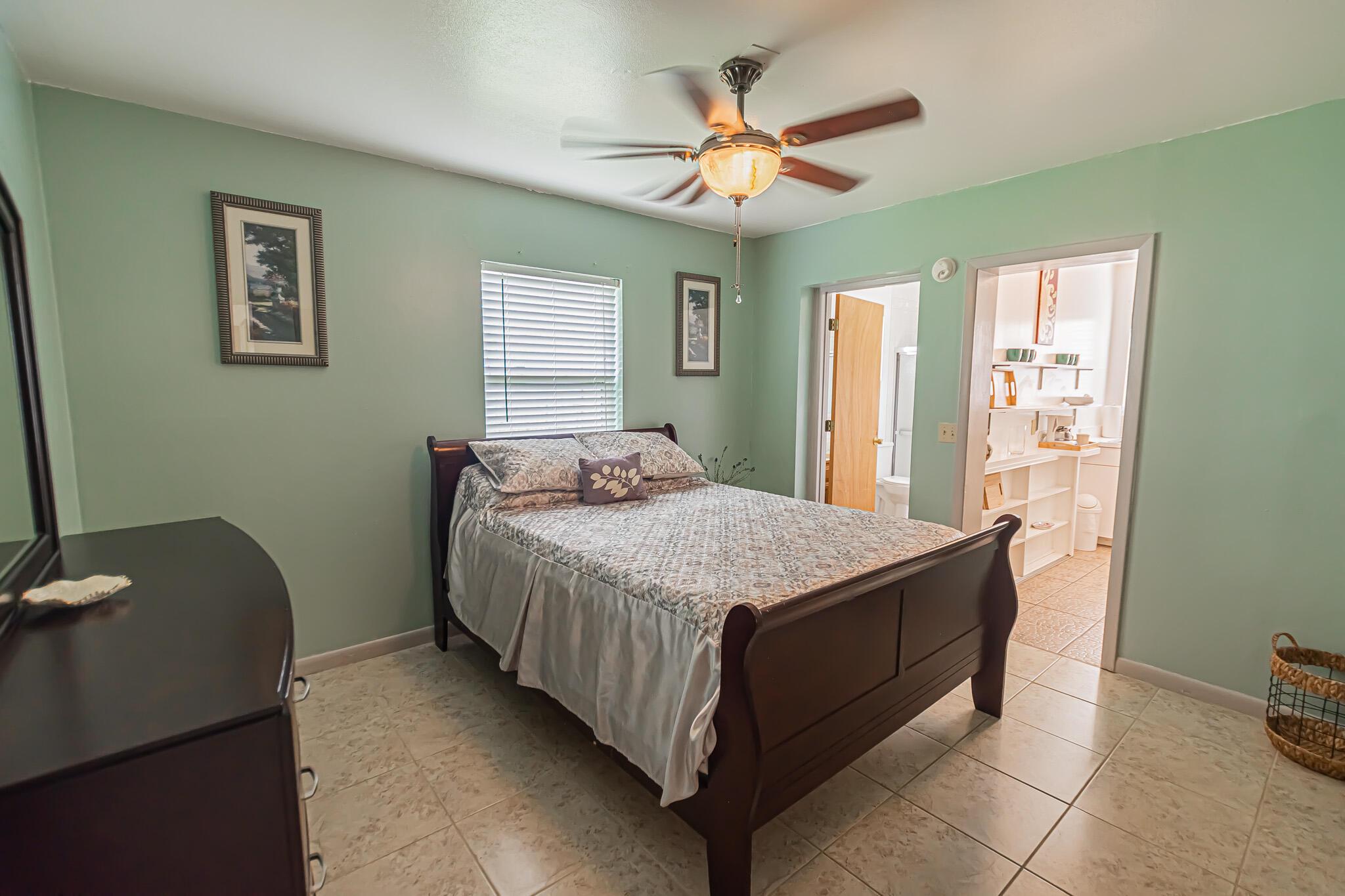 REPLAT OF PALM GARDENS - Residential