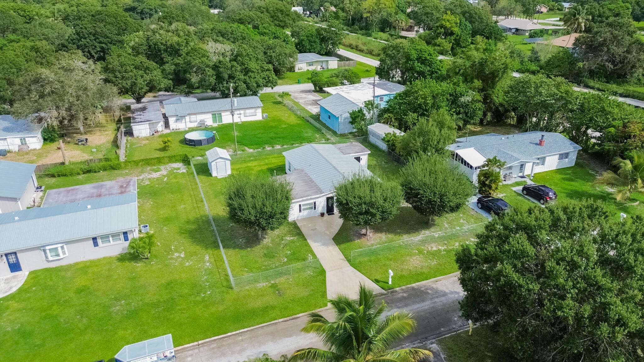 REPLAT OF PALM GARDENS - Residential