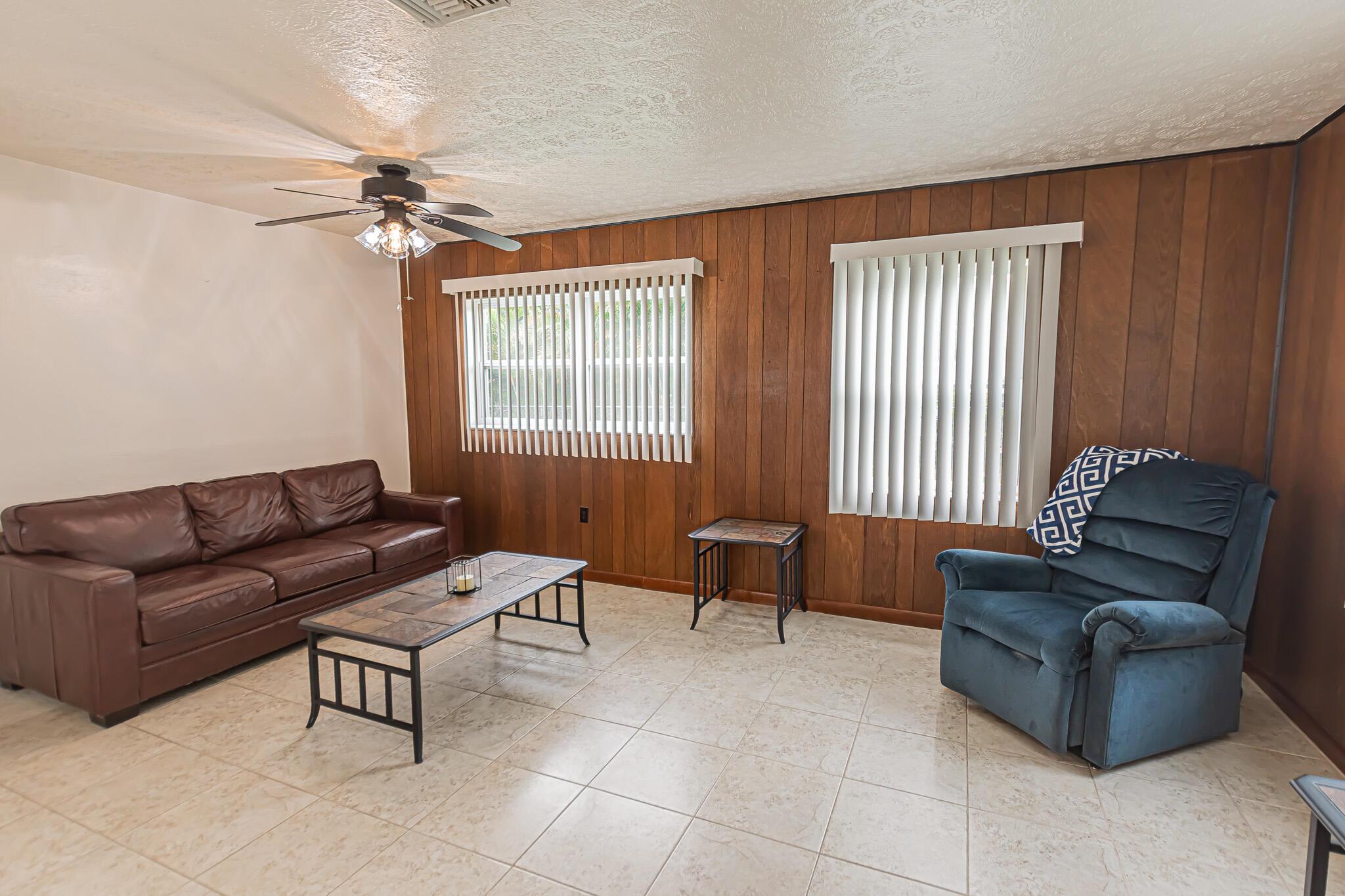 REPLAT OF PALM GARDENS - Residential