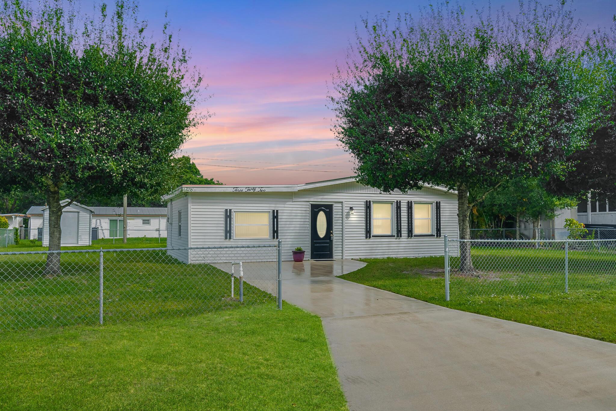 REPLAT OF PALM GARDENS - Residential