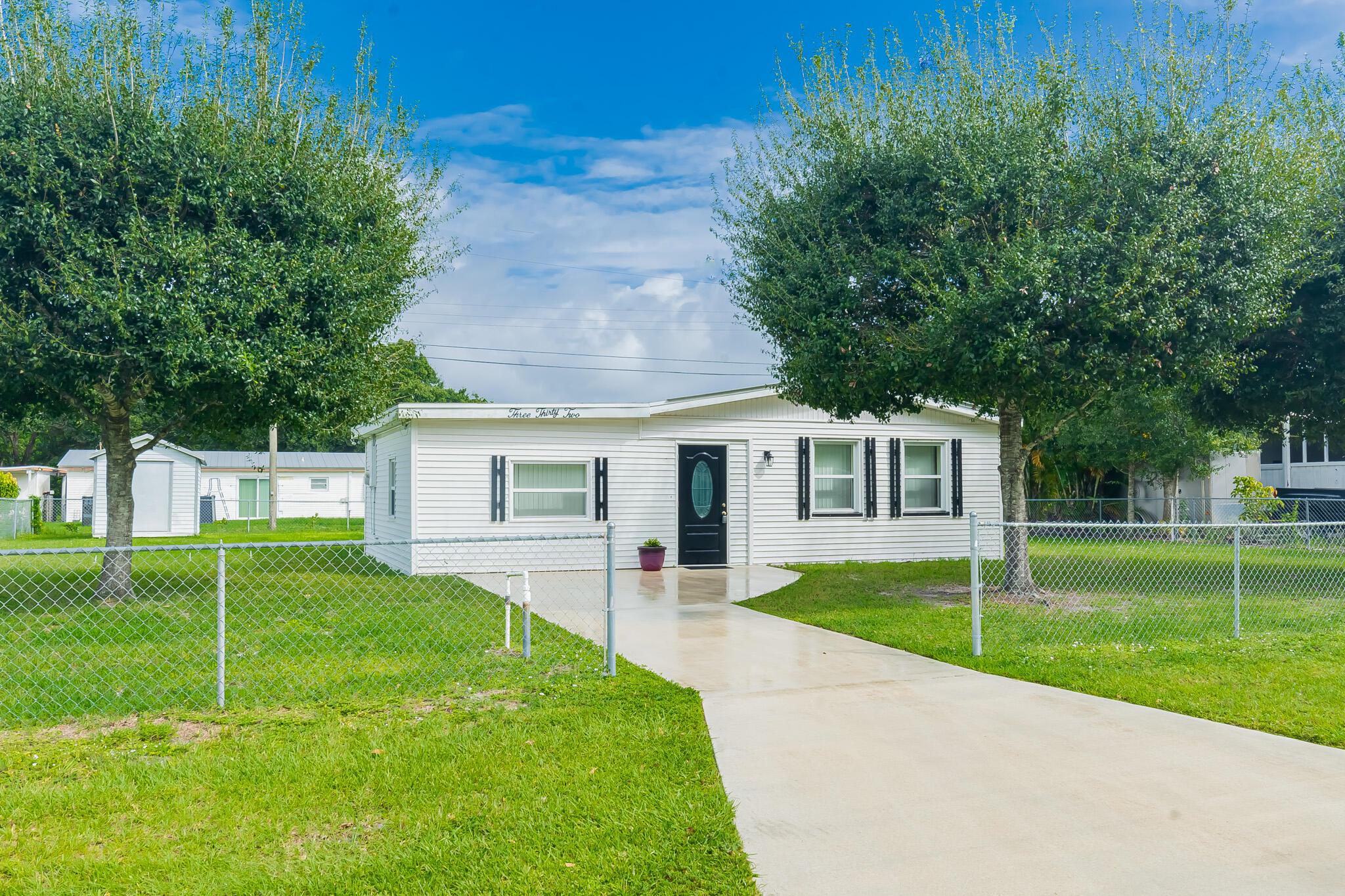 REPLAT OF PALM GARDENS - Residential