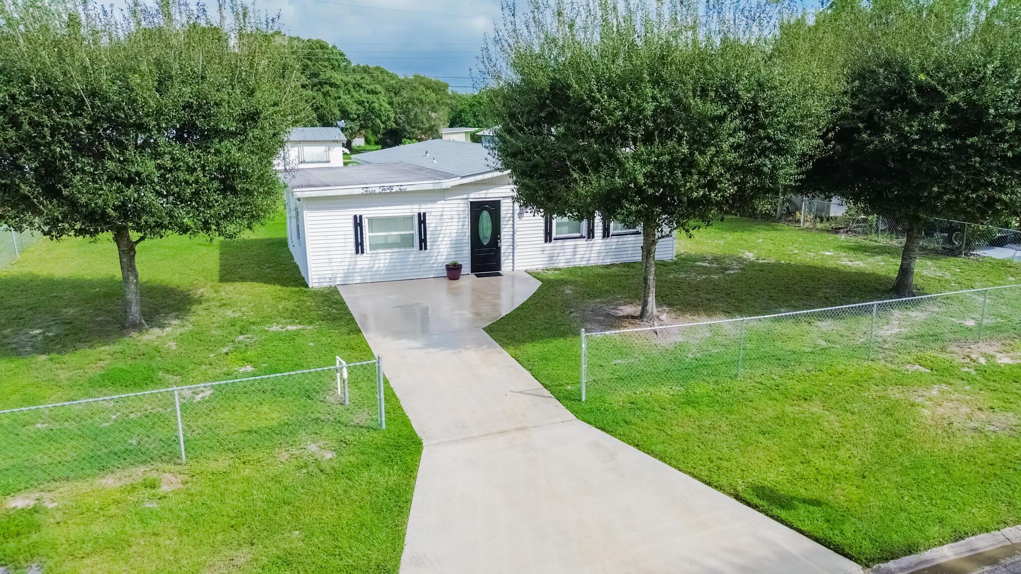 REPLAT OF PALM GARDENS - Residential