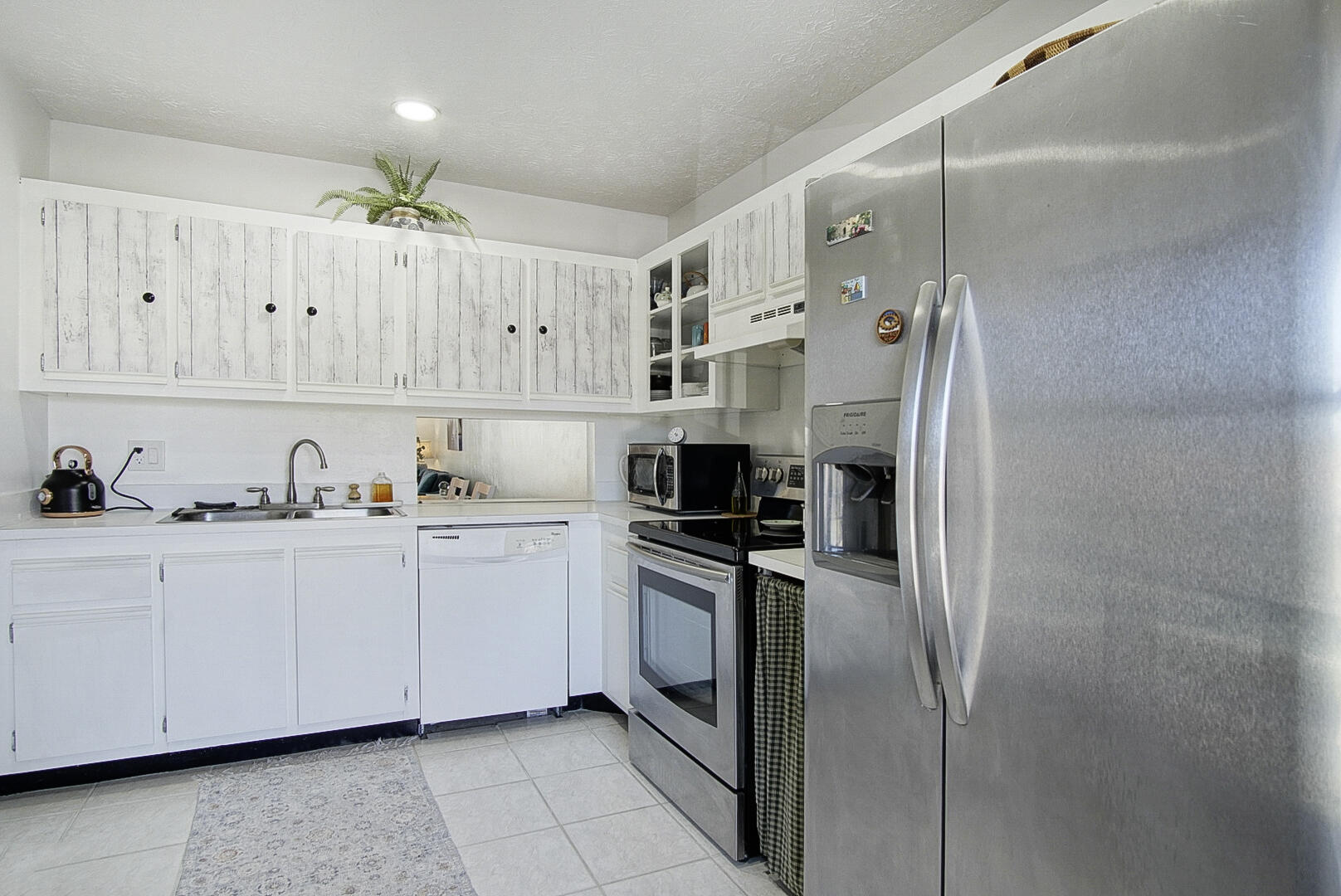 1203 S Lakes End Drive E-2