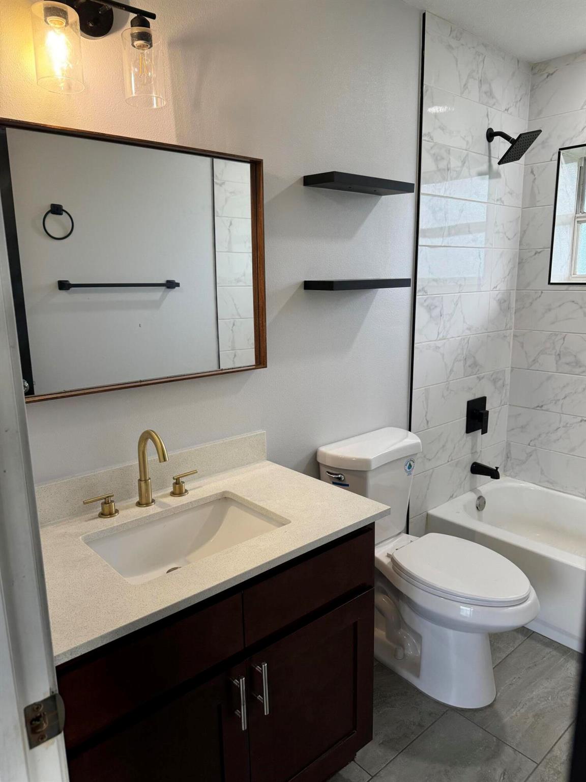SPRUCE PARK SUB - Residential Lease