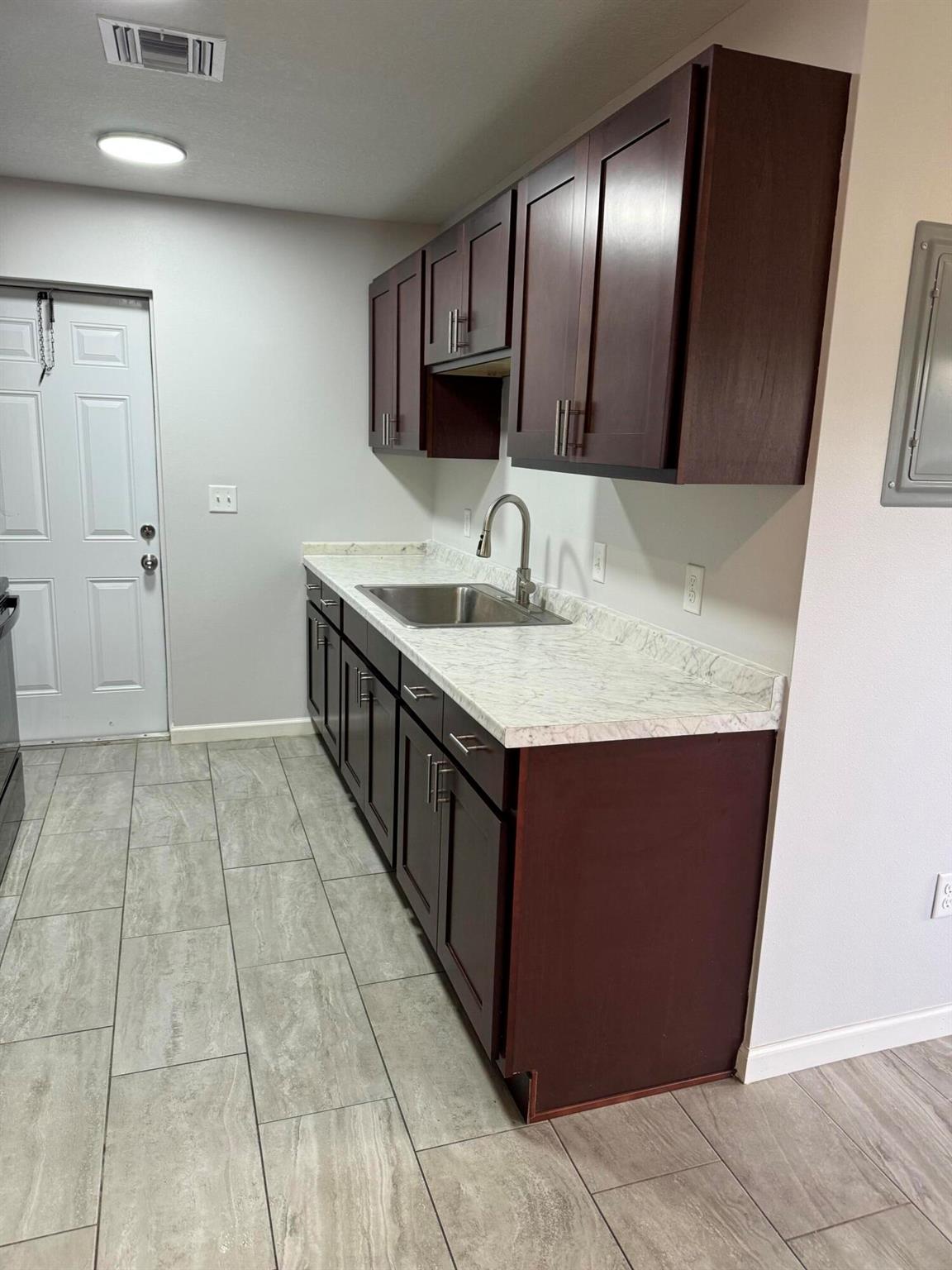 SPRUCE PARK SUB - Residential Lease